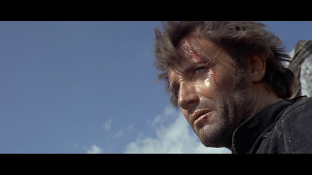 十字架の長い列の画像