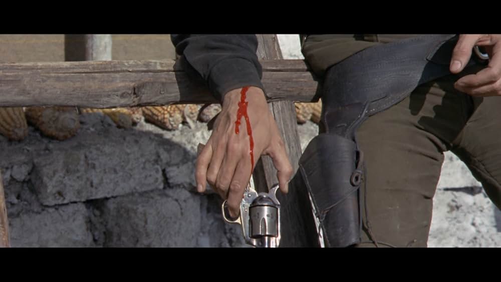 十字架の長い列の画像