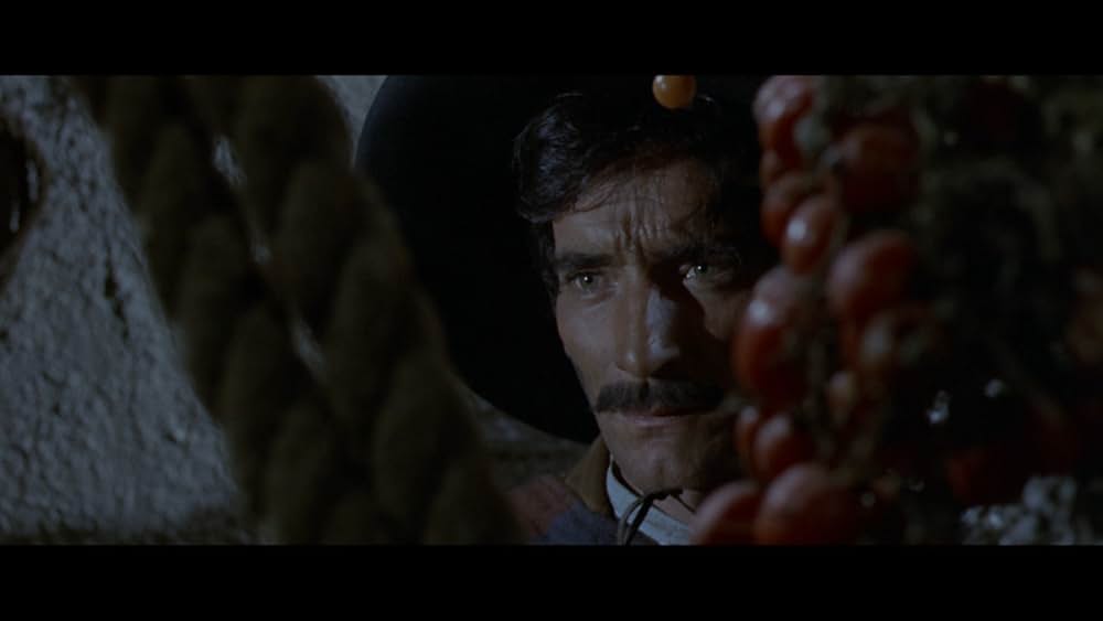 十字架の長い列の画像