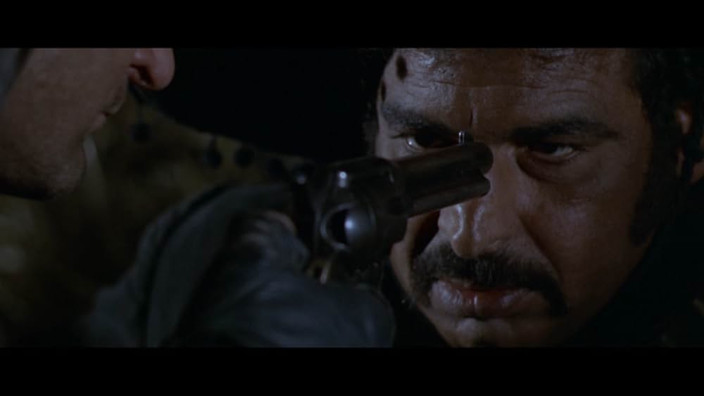 十字架の長い列の画像