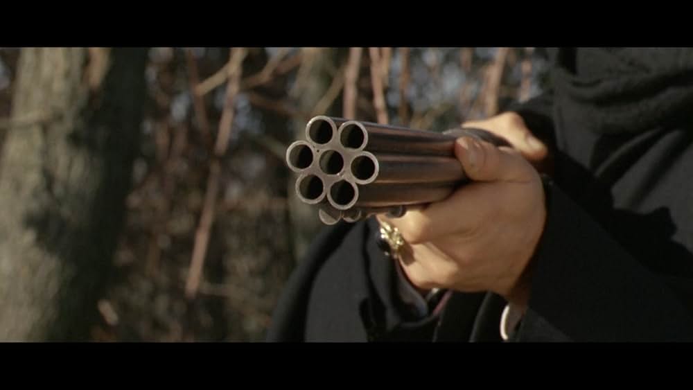 十字架の長い列の画像