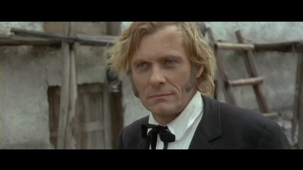 十字架の長い列の画像