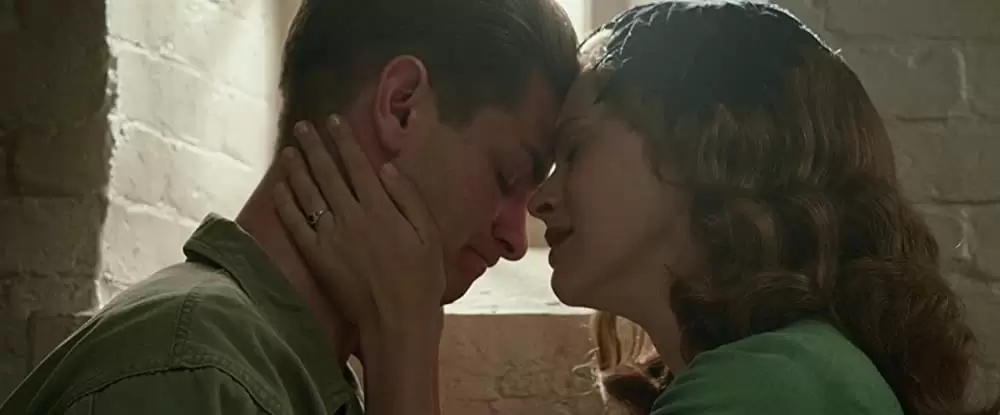 「ハクソー・リッジ」アンドリュー・ガーフィールド & テリーサ・パーマーの画像