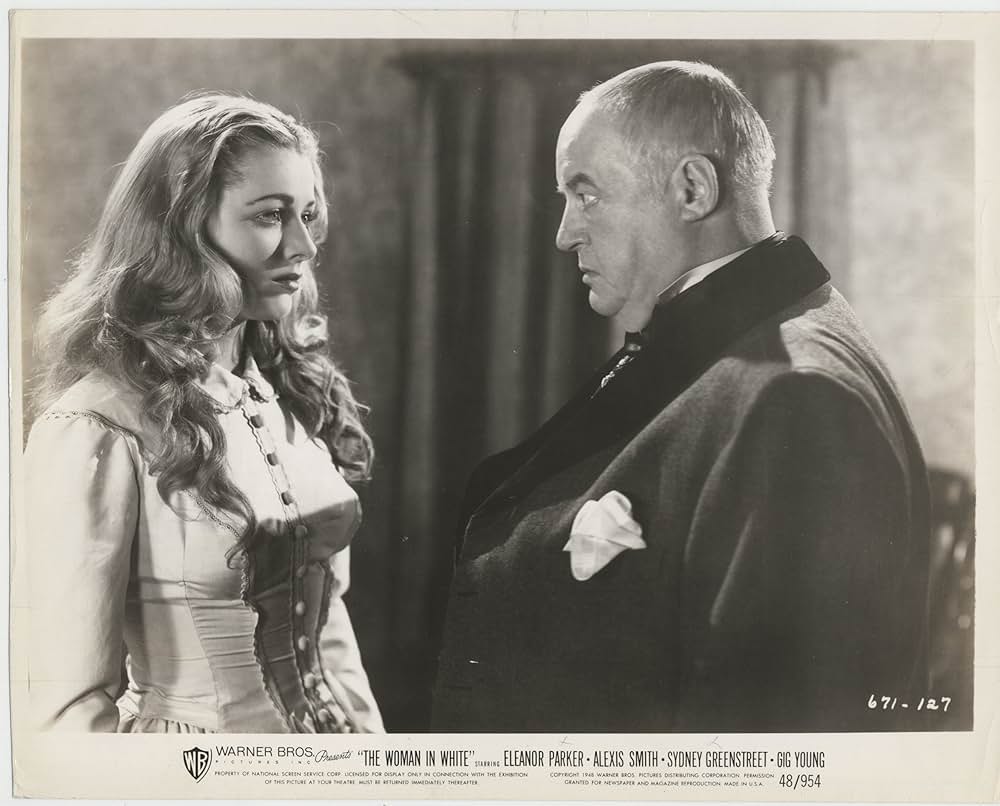 白いドレスの女の画像