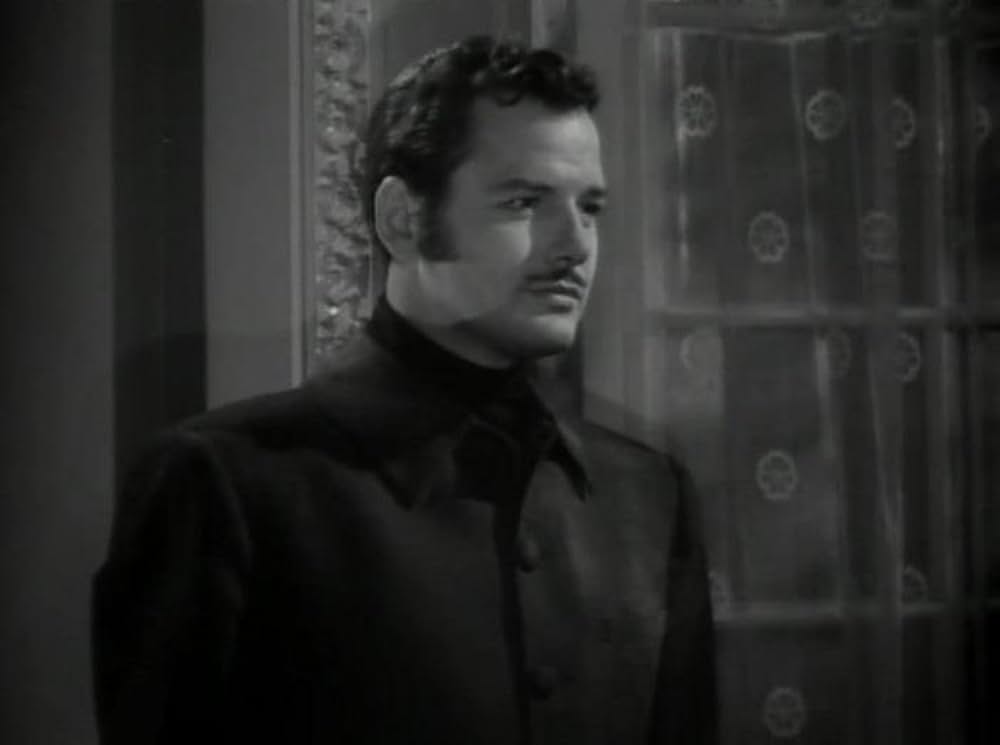 白いドレスの女の画像