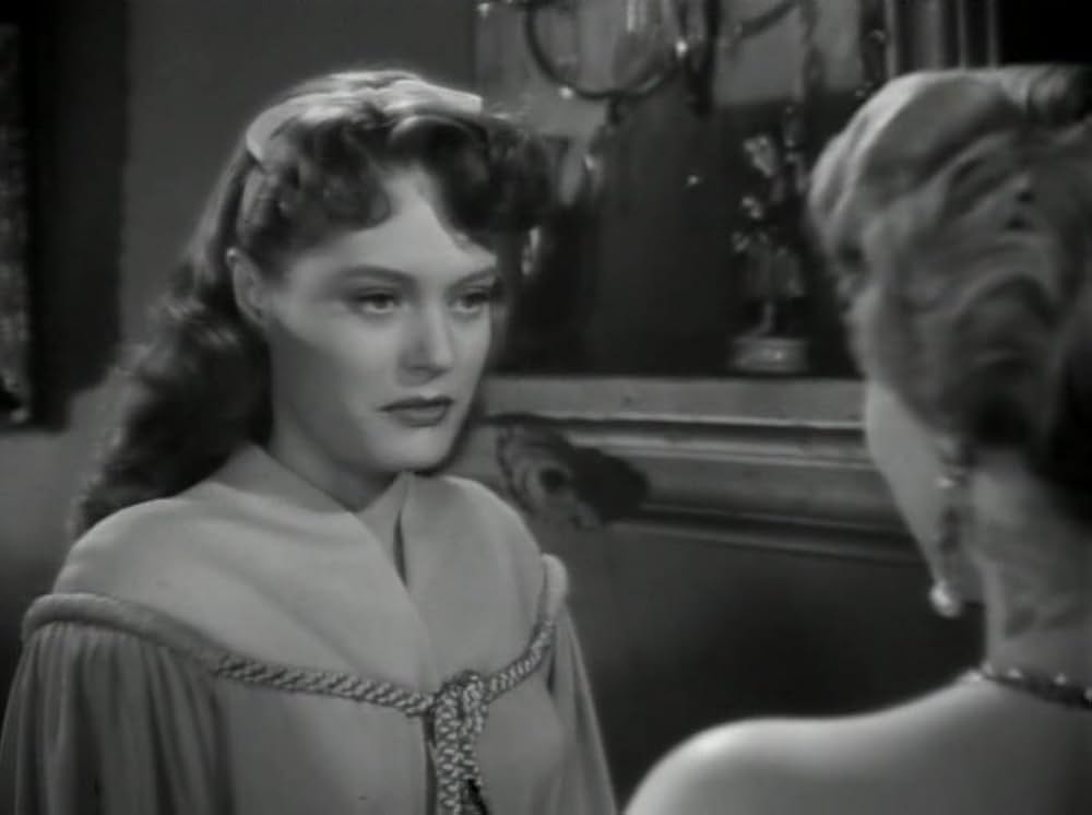 白いドレスの女の画像