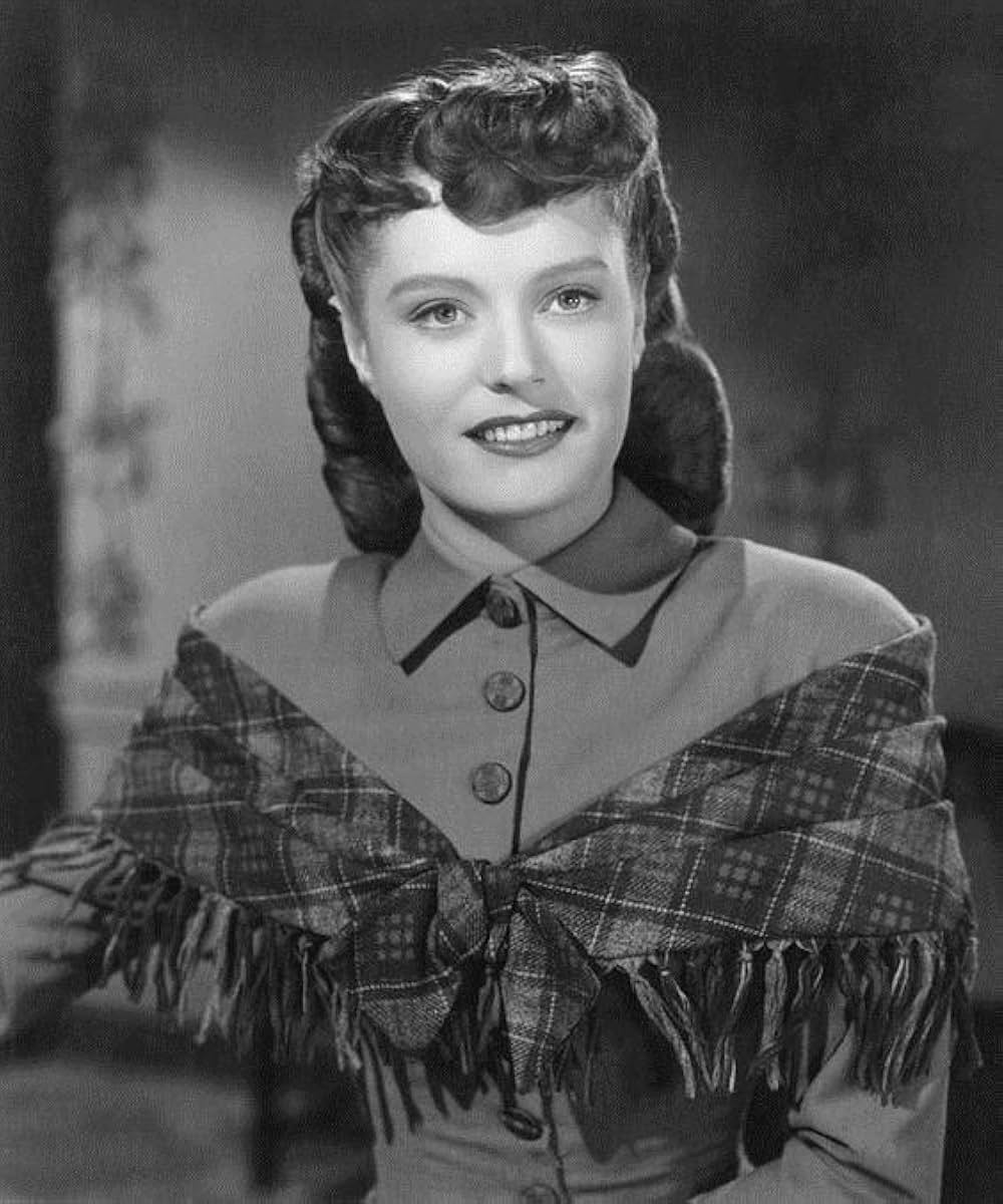 白いドレスの女の画像