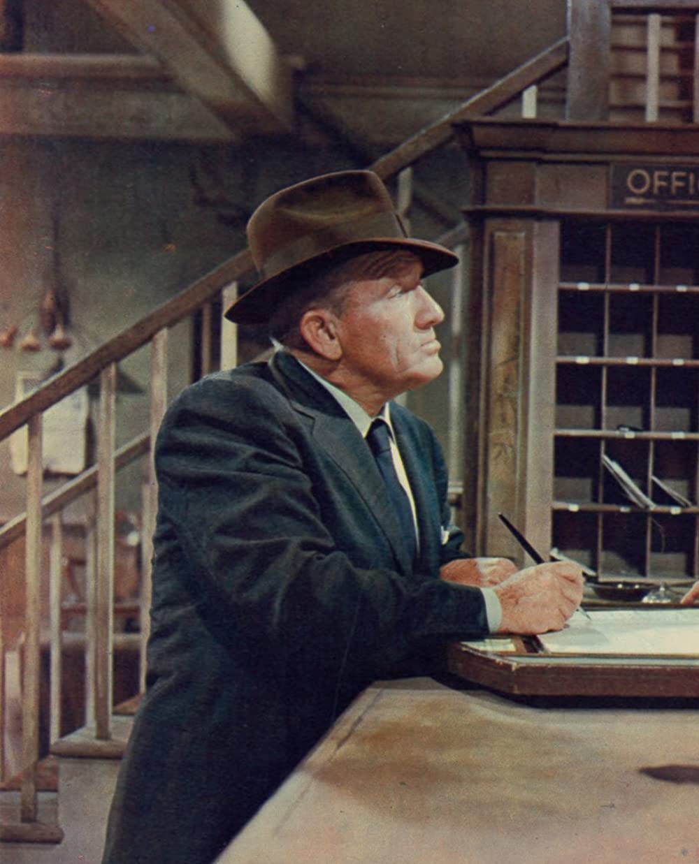 日本人の勲章の画像