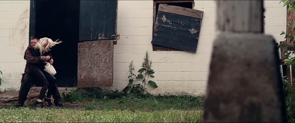 ケージ 檻の中の女の画像