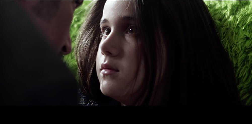 ケージ 檻の中の女の画像