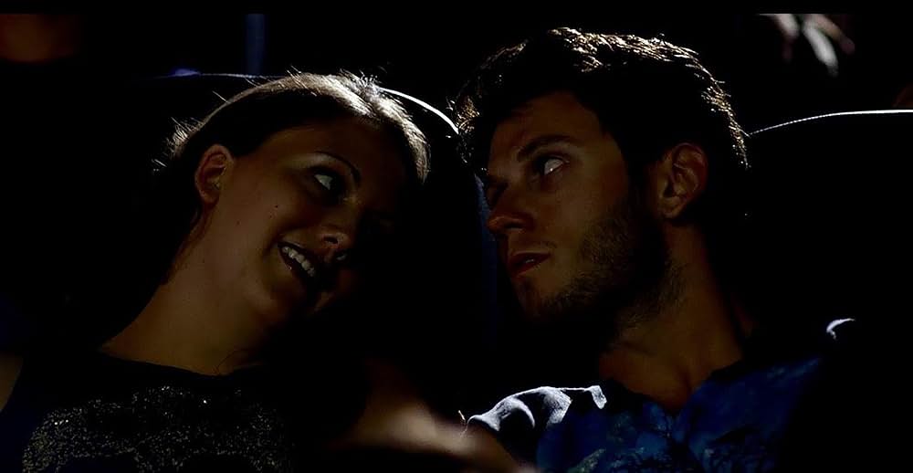 ケージ 檻の中の女の画像