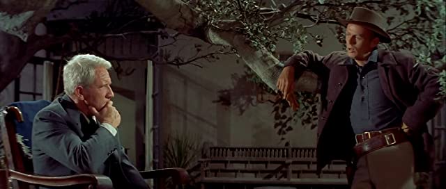 折れた槍の画像