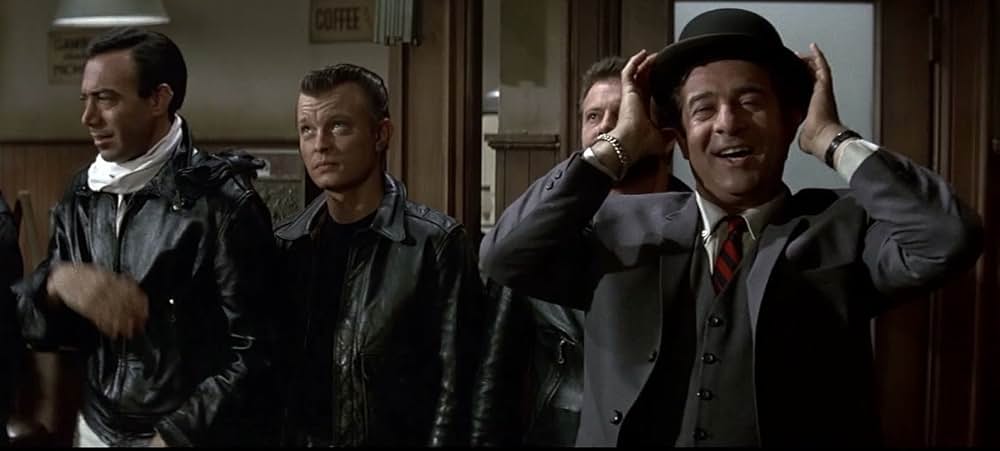 ビキニガール・ハント／奔放なビキニをいっぱいにする方法の画像