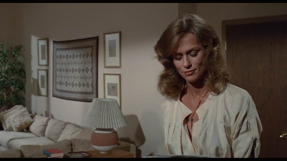 姿なき脅迫／狙われた密室の女の画像