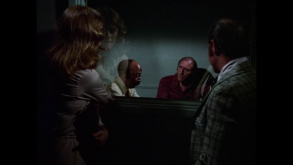 姿なき脅迫／狙われた密室の女の画像