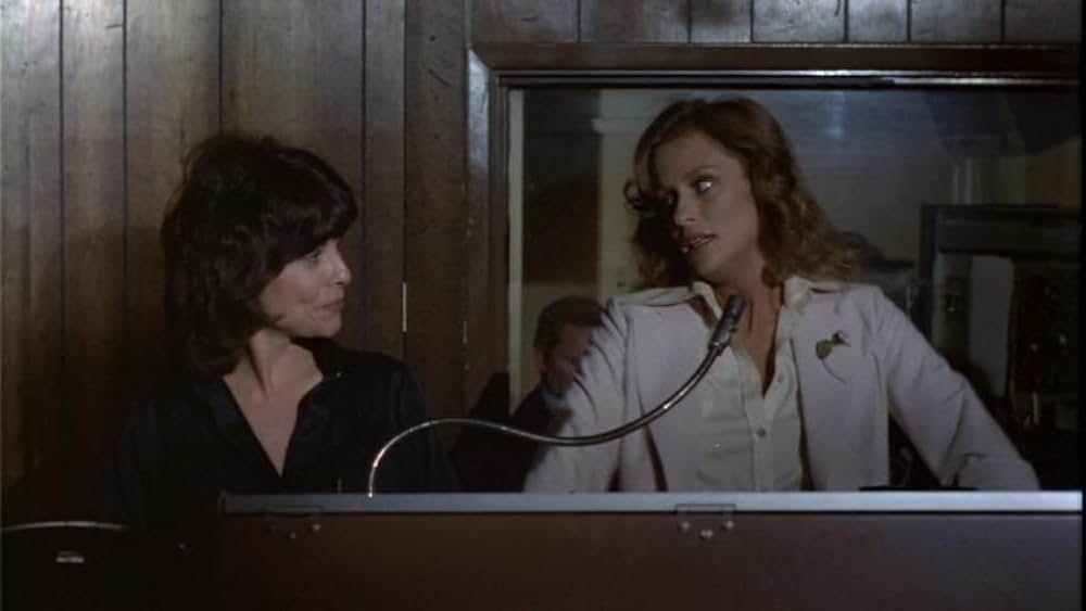 姿なき脅迫／狙われた密室の女の画像