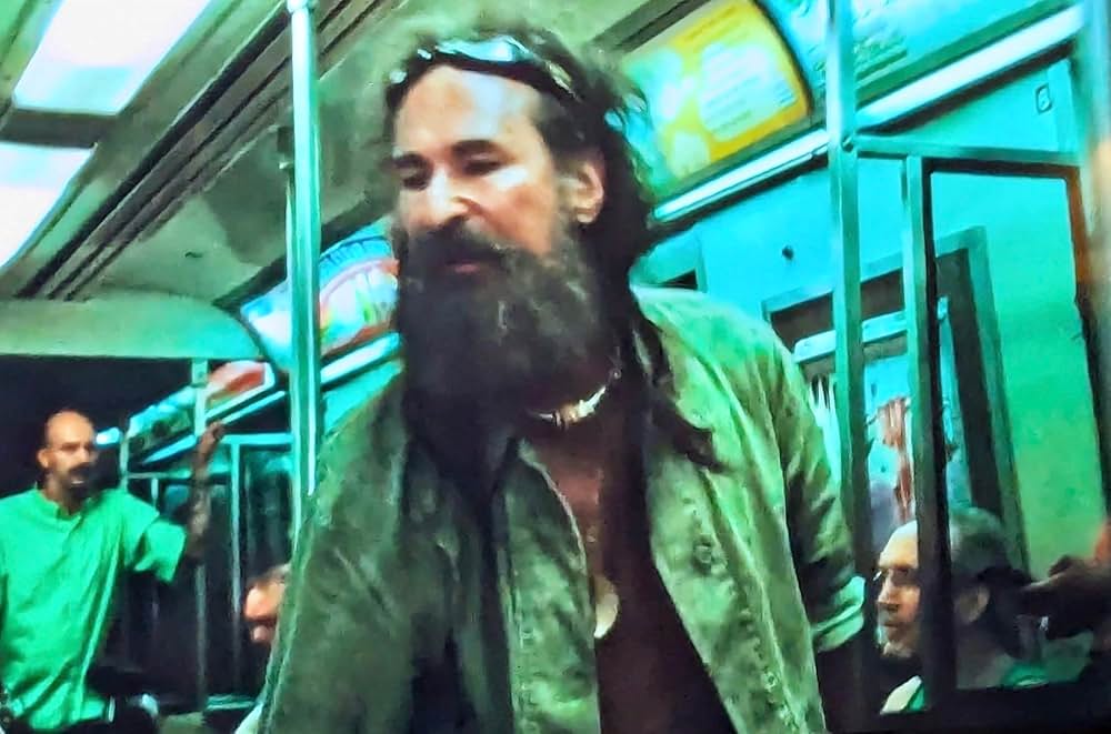 顔を捨てた男の画像