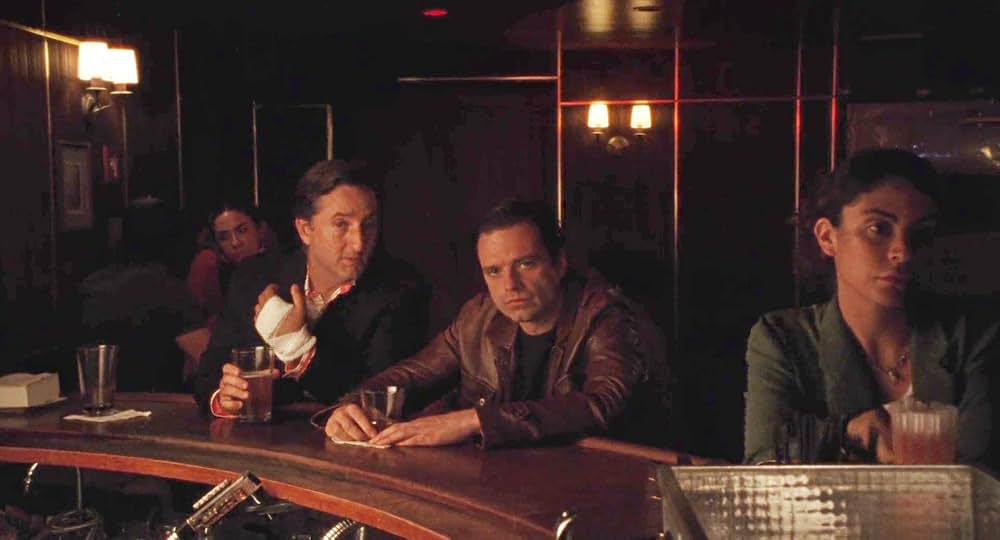 顔を捨てた男の画像