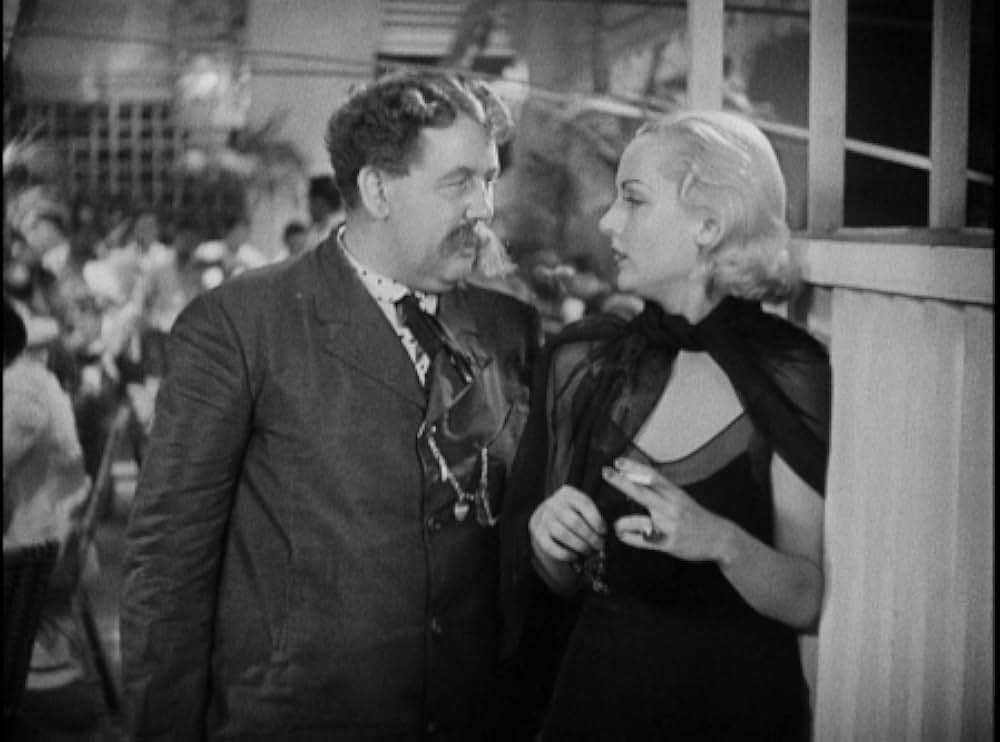 白い肉体の画像