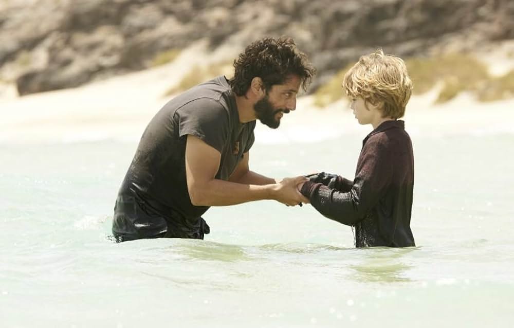 シャチの見える灯台の画像