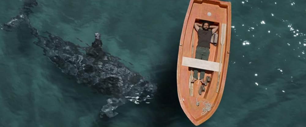 シャチの見える灯台の画像