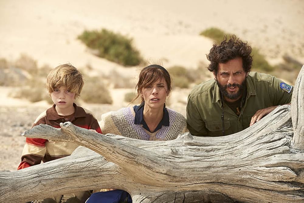 シャチの見える灯台の画像