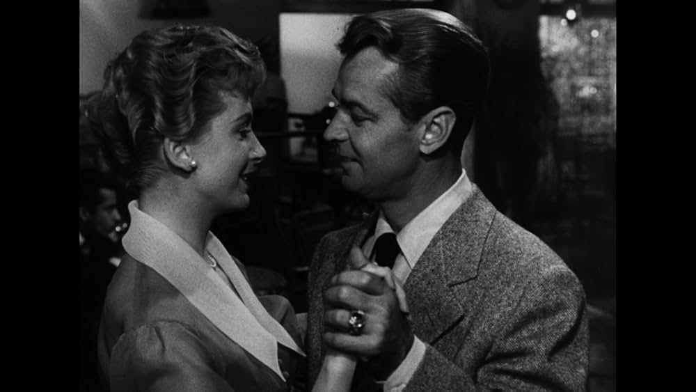 東方の雷鳴の画像