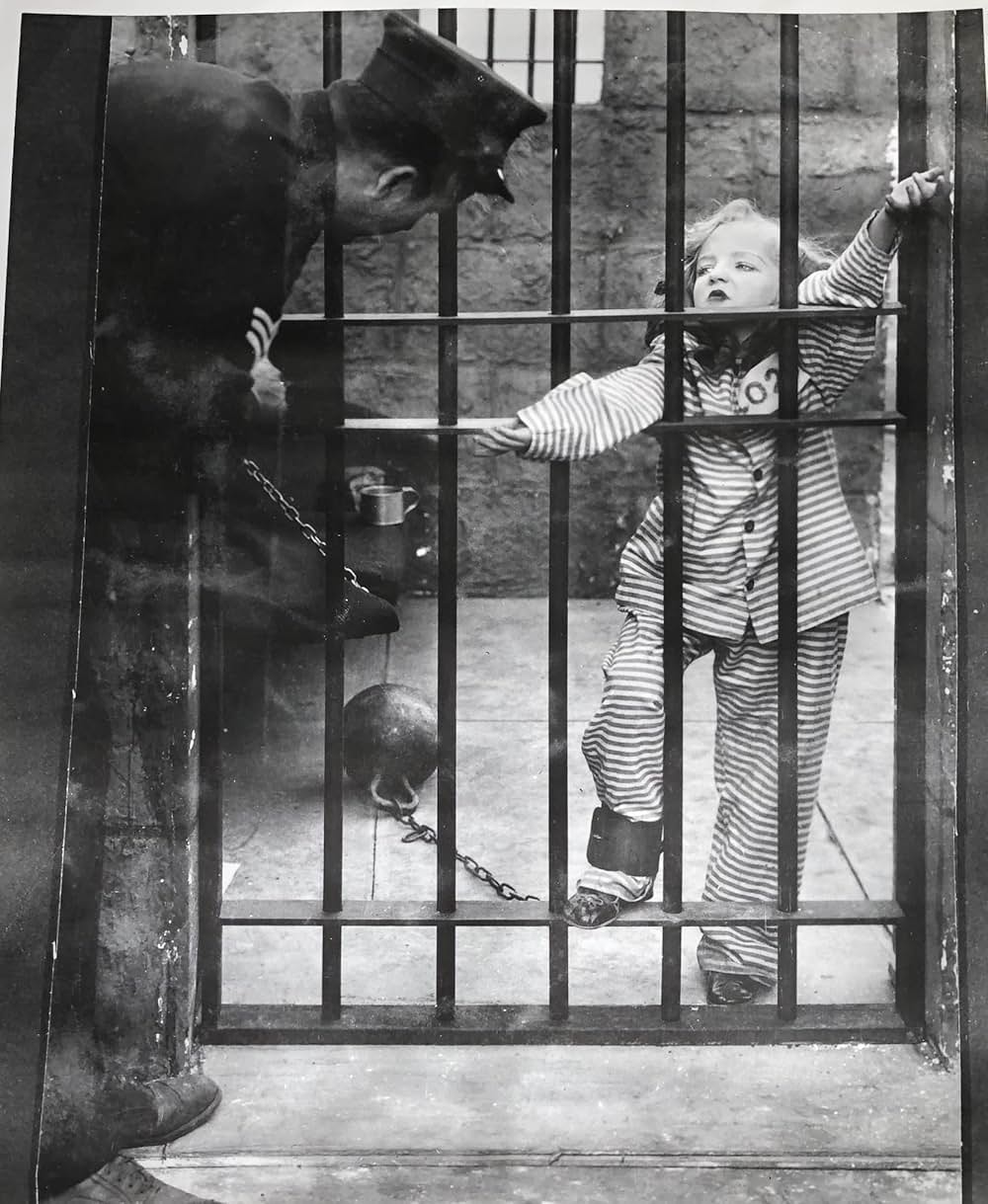 Alice's Spooky Adventure（原題）の画像