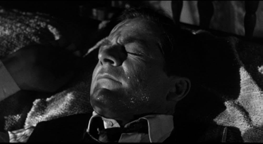 恐怖を売る男達の画像