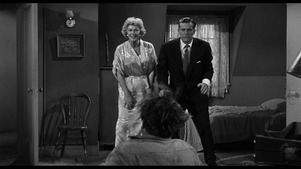 恐怖を売る男達の画像