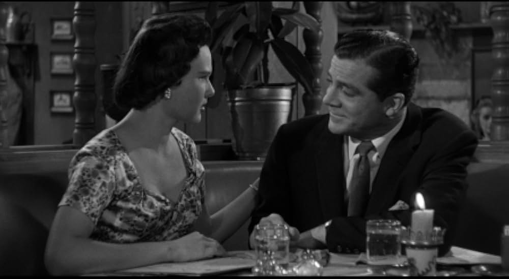 恐怖を売る男達の画像