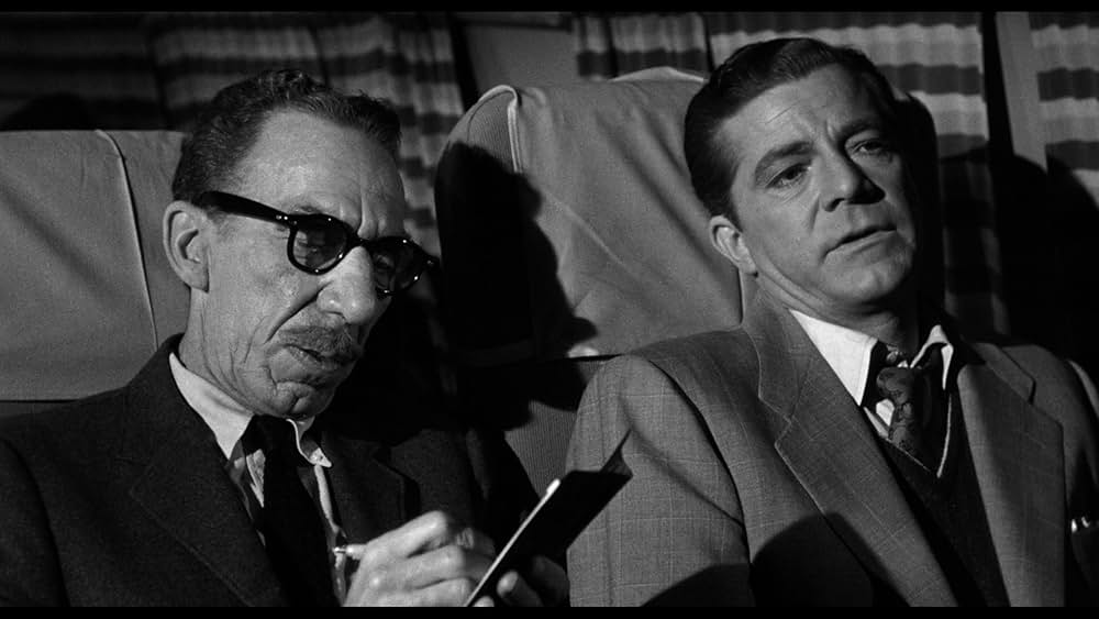 恐怖を売る男達の画像