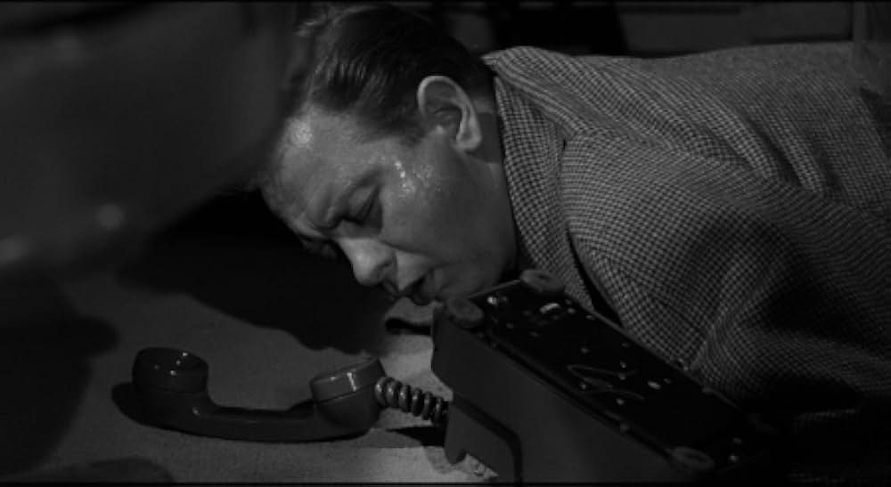 恐怖を売る男達の画像