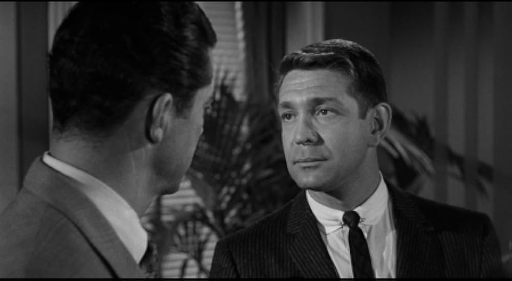 恐怖を売る男達の画像