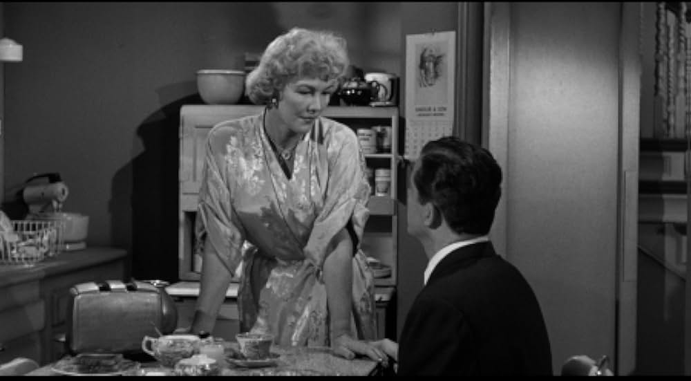 恐怖を売る男達の画像