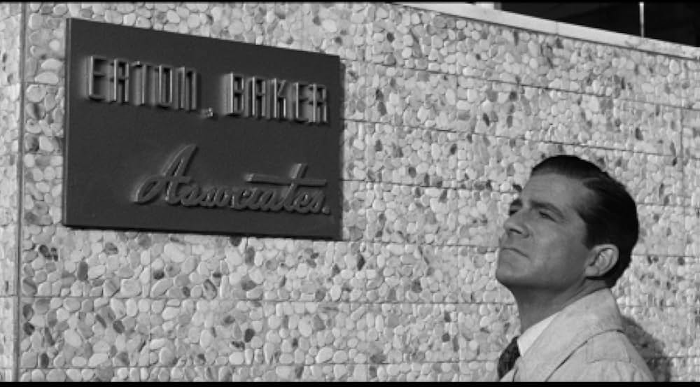 恐怖を売る男達の画像