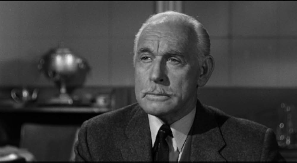 恐怖を売る男達の画像