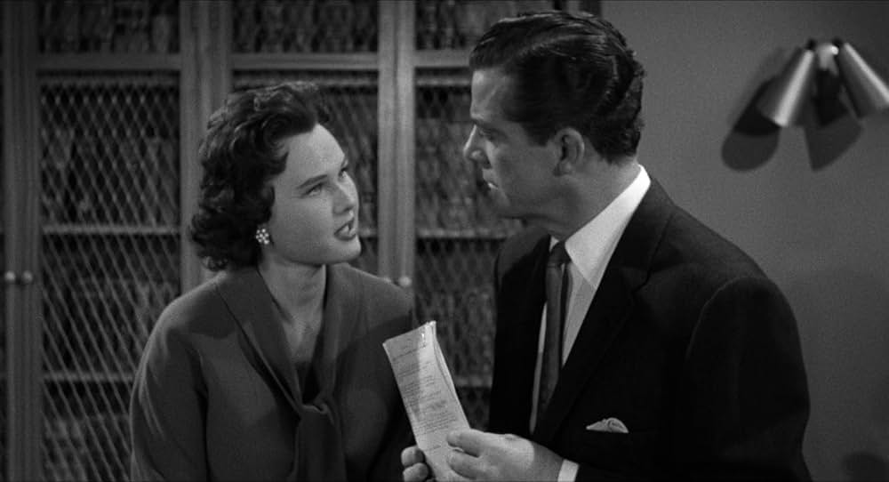 恐怖を売る男達の画像