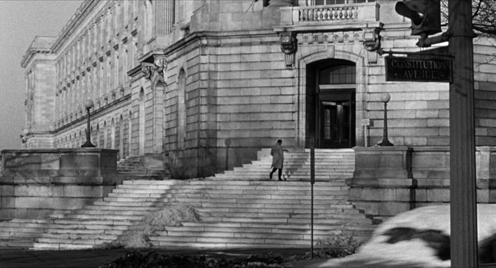 恐怖を売る男達の画像