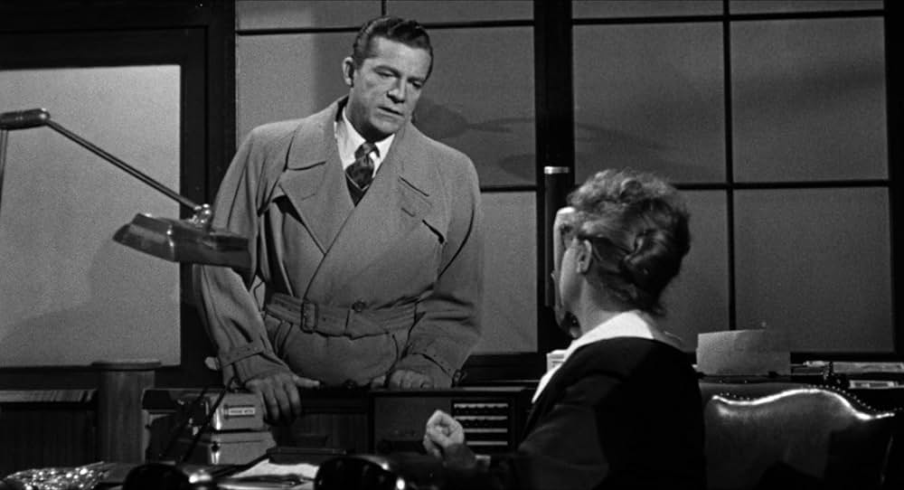 恐怖を売る男達の画像