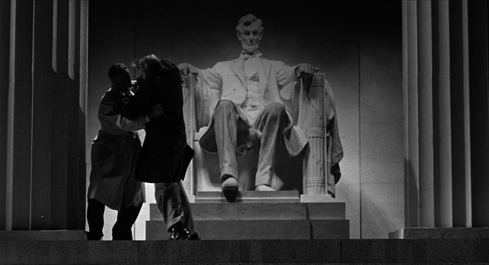 恐怖を売る男達の画像