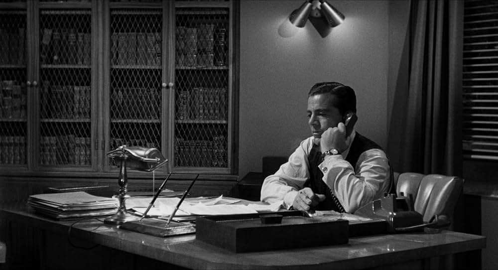 恐怖を売る男達の画像