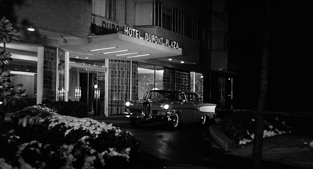 恐怖を売る男達の画像