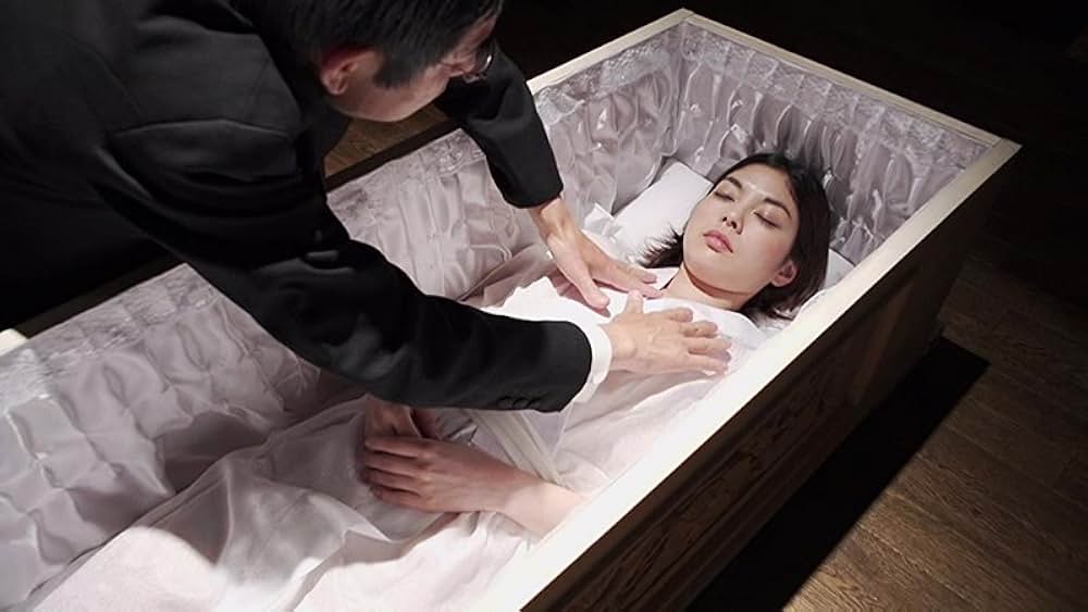 変身人形 肢体を愛でる指先の画像