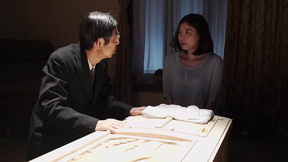 変身人形 肢体を愛でる指先の画像