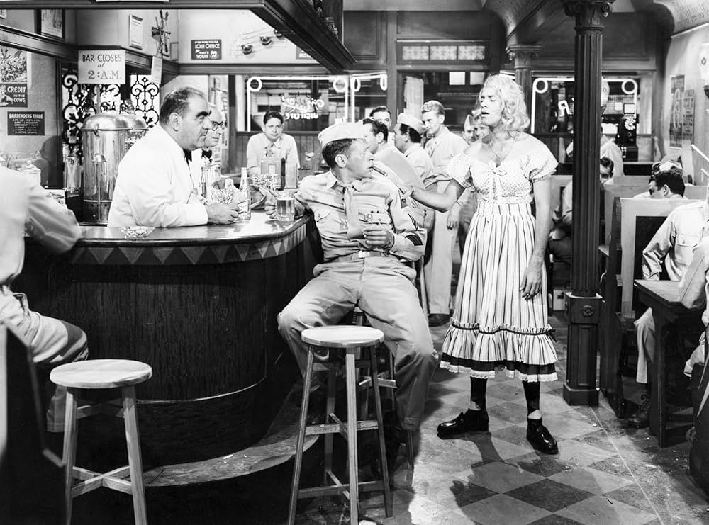 底抜け右向け！左の写真