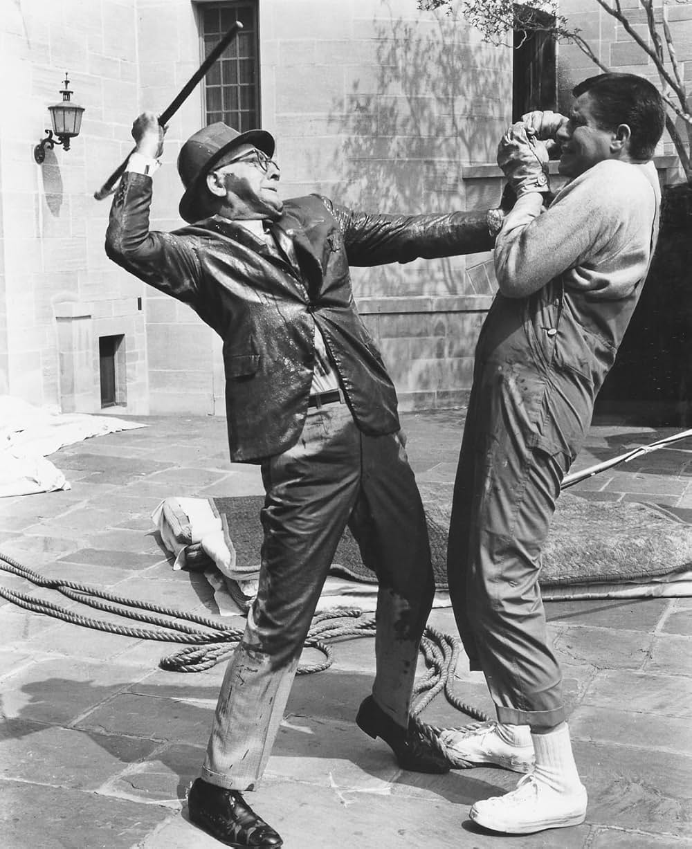 底抜け00（ゼロゼロ）の男の画像