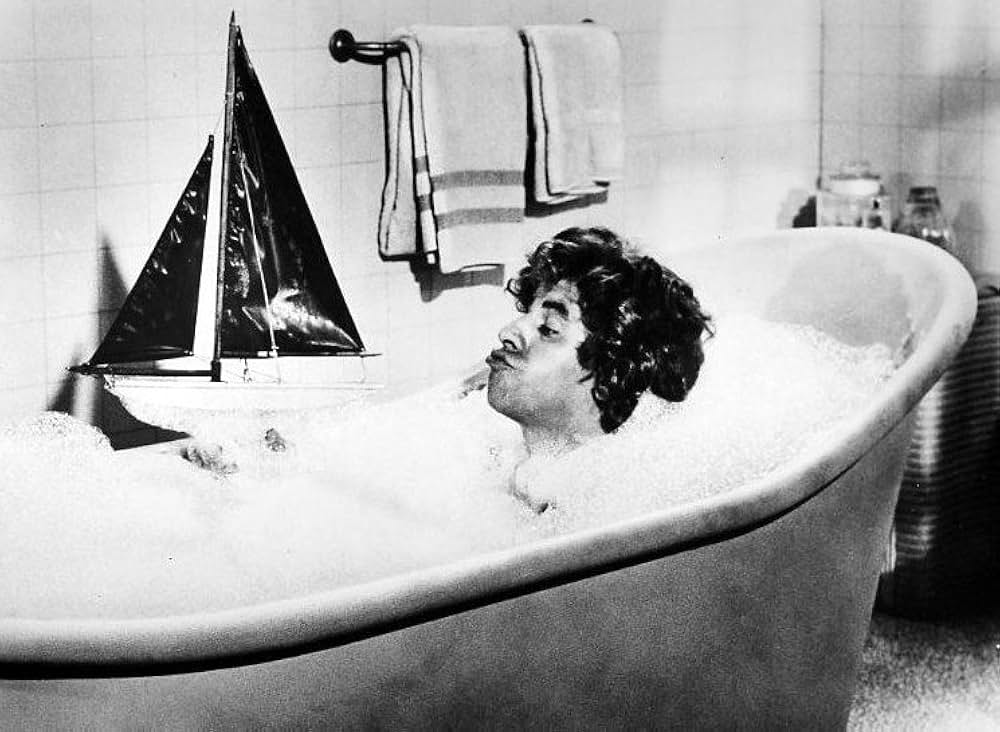 底抜け船を見棄てるナの画像