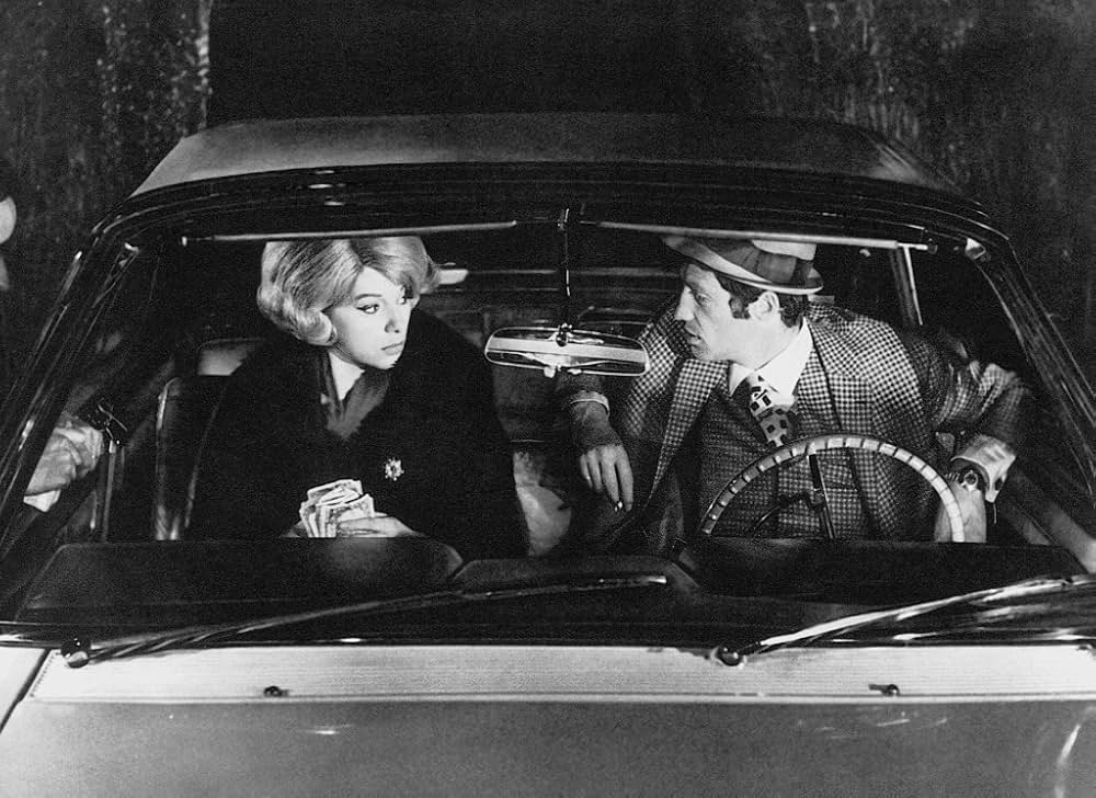 男を追っての画像