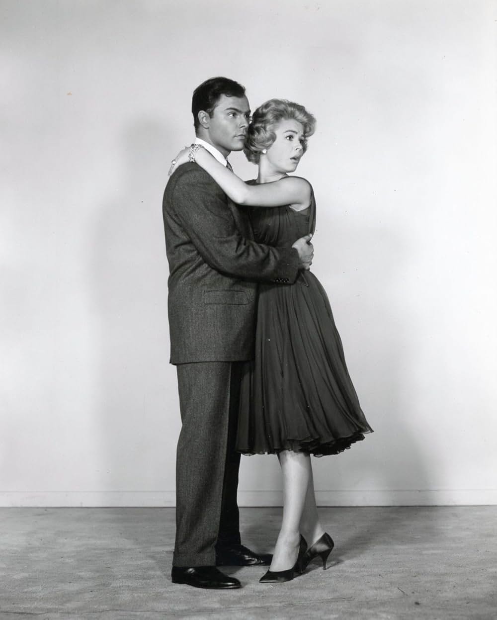 黒い肖像の画像